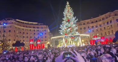 Μύρισαν Χριστούγεννα στη Θεσσαλονίκη