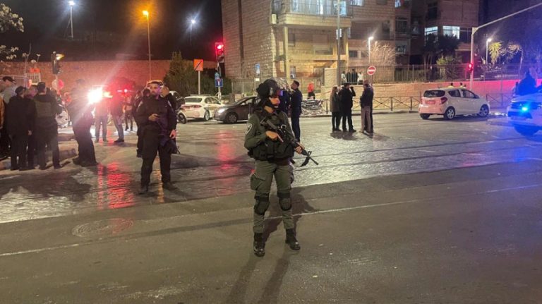 Ισραήλ: Επτά νεκροί από πυροβολισμούς σε συναγωγή της Ιερουσαλήμ