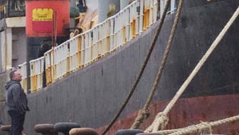 Ακινητοποιήθηκε ελληνικό πλοίο με 4,5 τόνους κοκαΐνης! (pics)