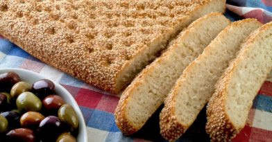 Λαγάνα: Η ιστορία του ψωμιού της Καθαράς Δευτέρας