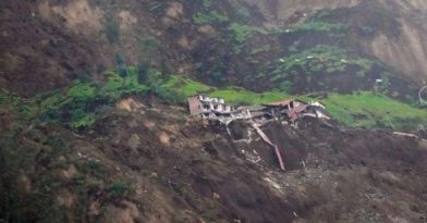 Φονική κατολίσθηση στον Ισημερινό: Δεκάδες θάφτηκαν στη λάσπη! (videos)