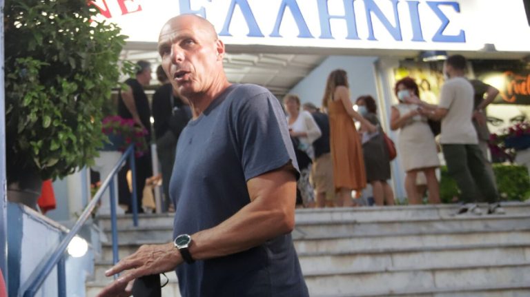 Θύμα κλοπής ο Γιάνης Βαρουφάκης (video)