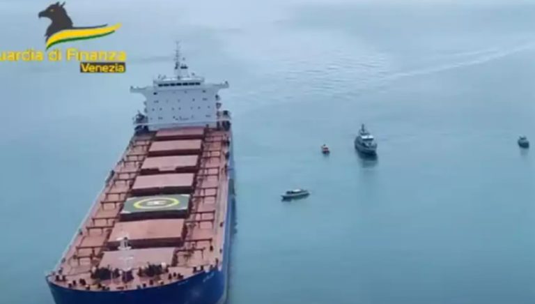 Ιταλία: Έφοδος σε πλοίο ελληνικών συμφερόντων με 850 κιλά κοκαΐνης!