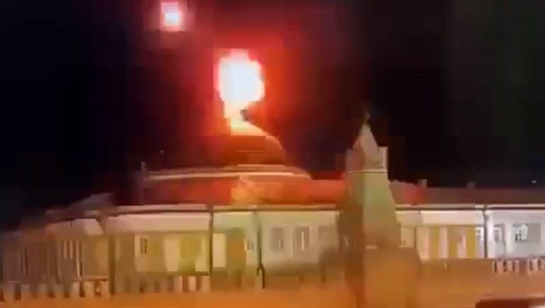 H στιγμή της επίθεσης με drone στο Κρεμλίνο (video)
