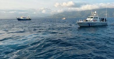 Λακωνία: Επιχείρηση για ακυβέρνητο πλοίο με επιβάτες