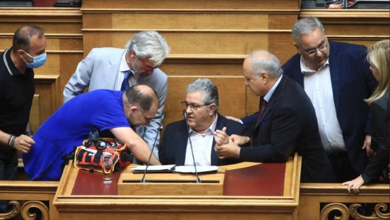 Σχεδόν κατέρρευσε στη Βουλή ο Κουτσούμπας