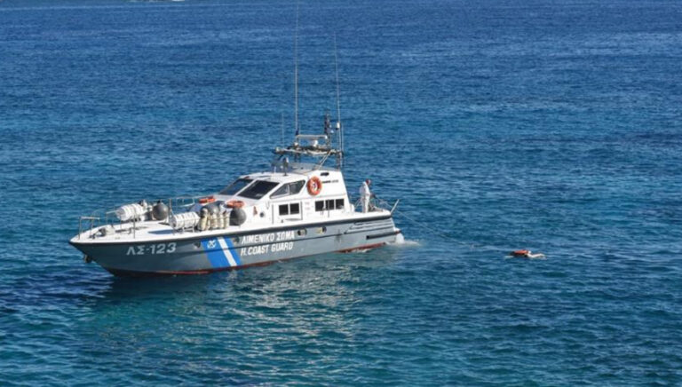 Σύγκρουση φορτηγών πλοίων στο λιμάνι της Θεσσαλονίκης λόγω ισχυρών ανέμων