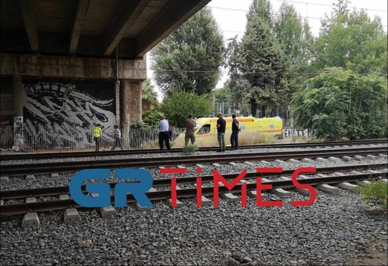Τραγωδία στη Θεσσαλονίκη: Νεκρή η γυναίκα που παρασύρθηκε από τρένο (vid)