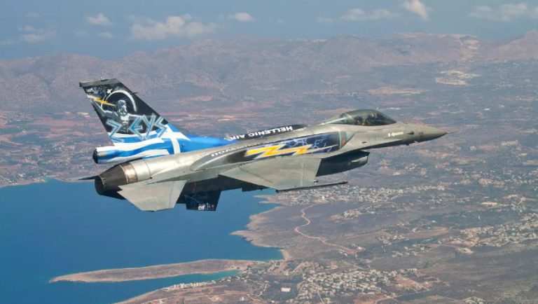 Πτώση F-16: Επί 1,5 ώρα βρισκόταν στη θάλασσα ο πιλότος