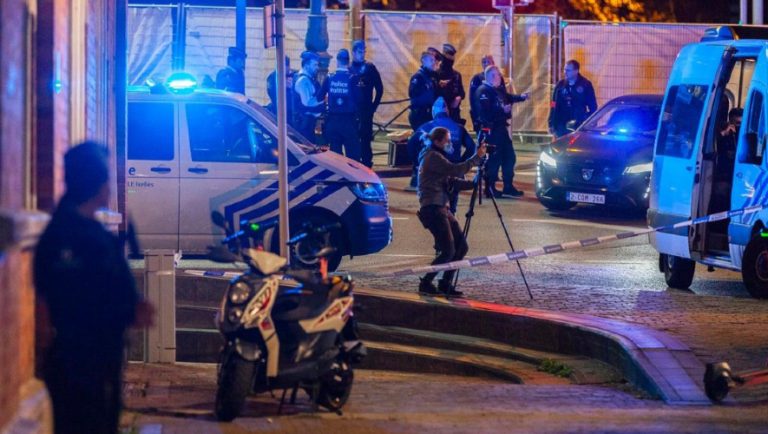 Σε κόκκινο συναγερμό οι Βρυξέλλες μετά τους πυροβολισμούς με δύο νεκρούς
