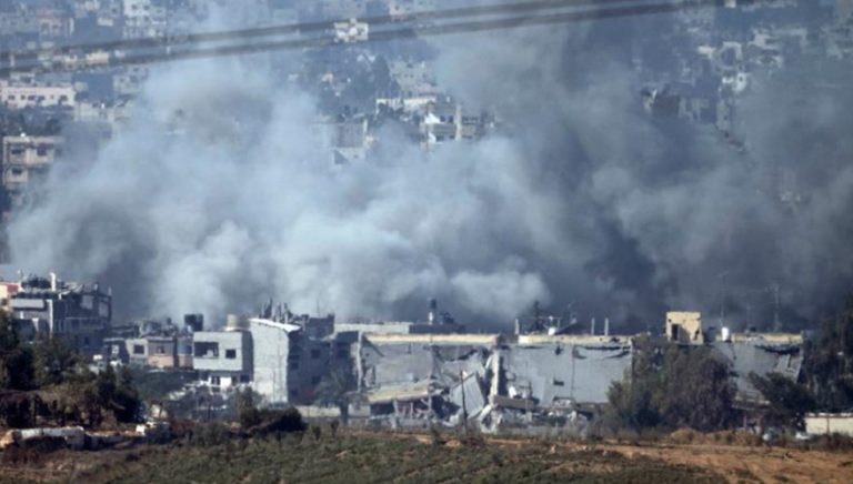 Al Jazeera: Το Ισραήλ βομβάρδισε σχολείο καταφύγιο στη Γάζα (videos)
