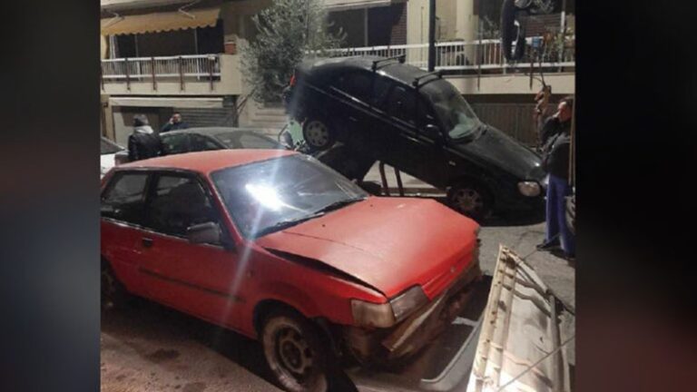 Θεσσαλονίκη: Λεωφορείο έπεσε πάνω σε σταθμευμένα αυτοκίνητα (vid)