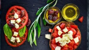 Νέα πρωτιά για την Ελλάδα: Καλύτερη σαλάτα στον κόσμο ο ντάκος