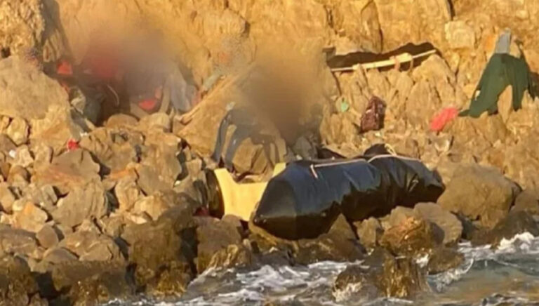 Τραγωδία στη Χίο: Τρία νεκρά κοριτσάκια μετά από ναυάγιο (video)