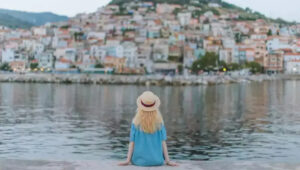 Επίδομα αδείας: Πότε θα μπει στους λογαριασμούς