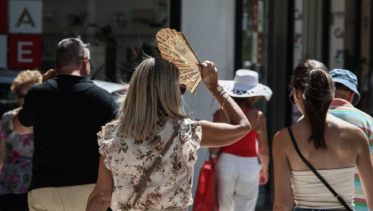 Καιρός: Με ζέστη και μποφόρ ο Δεκαπενταύγουστος (videos)