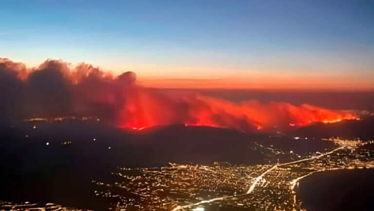 Φωτιά στην Αττική: Σοκάρουν οι αεροφωτογραφίες