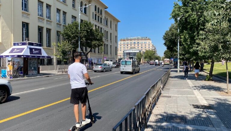 Θεσσαλονίκη: «Βροχή» οι καμπάνες σε χρήστες πατινιών!