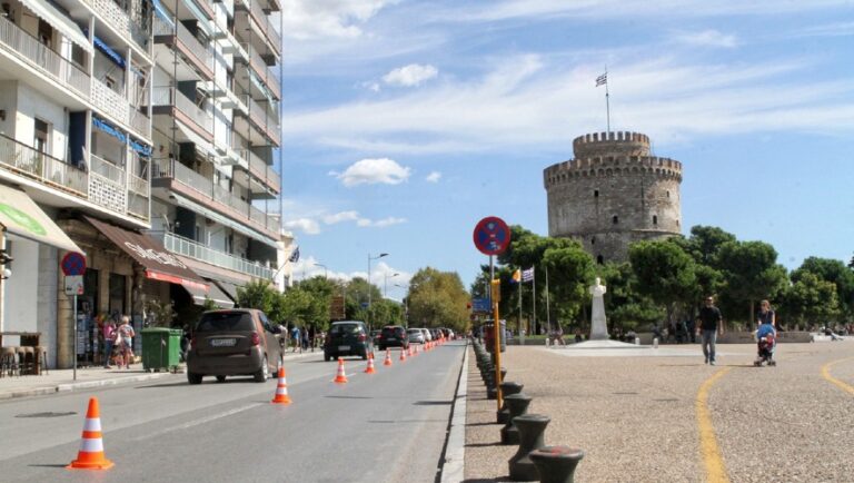 Θεσσαλονίκη: Επιστρέφει στο πλακόστρωτο ο ποδηλατόδρομος της Λεωφόρου Νίκης