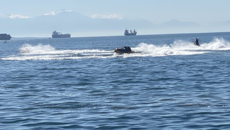 Θεσσαλονίκη: Μοναδικό θέαμα από jet ski στο Θερμαϊκό (video)