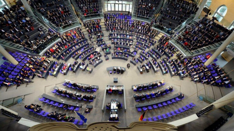 Ο Μερτς απέτυχε να εκλεγεί Καγκελάριος στο γερμανικό κοινοβούλιο