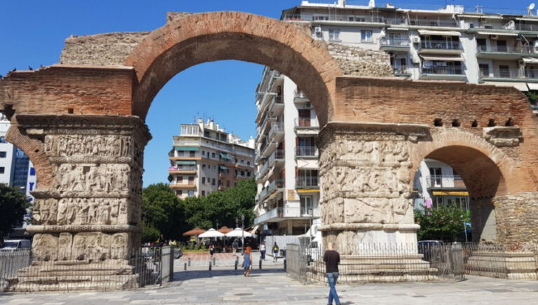 Θεσσαλονίκη: Σε γήπεδο στίβου μετατρέπεται η Καμάρα!