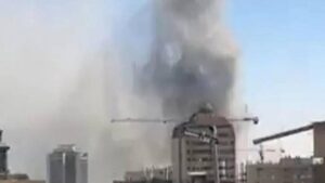 Μέση Ανατολή: Το Ισραήλ σφυροκοπά στρατιωτικές εγκαταστάσεις στην Τεχεράνη