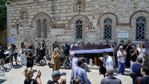 Σε κλίμα συγκίνησης το τελευταίο αντίο στον Γεράσιμο Μιχελή