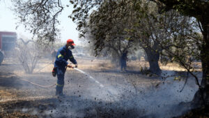 «Κόκκινος» συναγερμός για τον κίνδυνο εκδήλωσης πυρκαγιάς