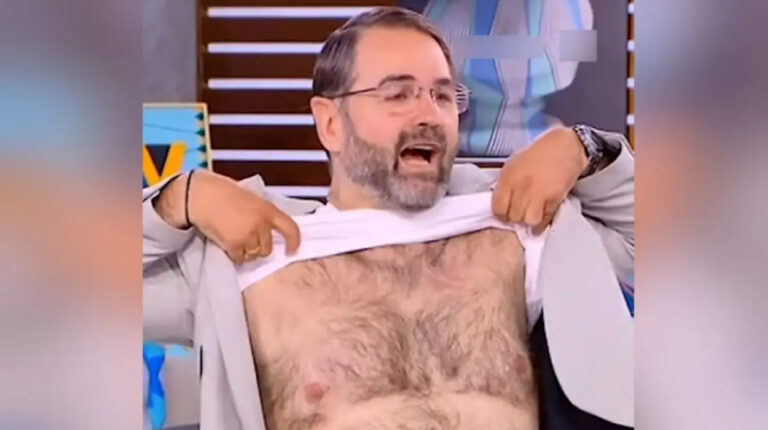 Ο Σταύρος Μπαλάσκας σήκωσε τη μπλούζα για να δείξει το στήθος του (video)